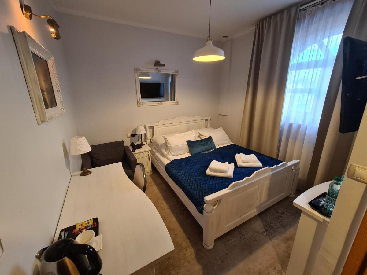 Hotel Staropolska Tomaszów Lubelski Kültér fotó