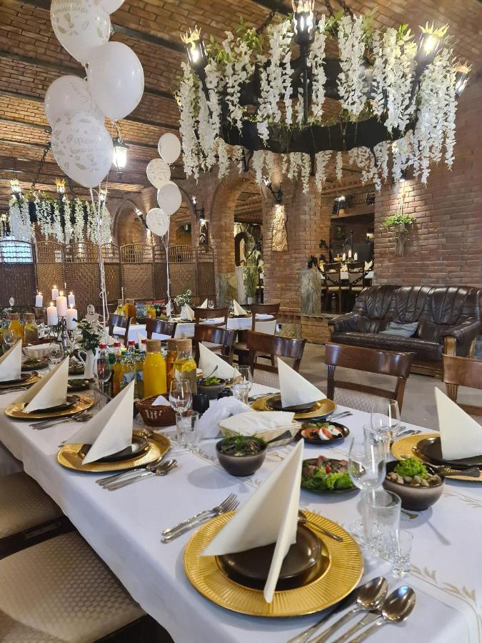 Hotel Staropolska Tomaszów Lubelski Kültér fotó