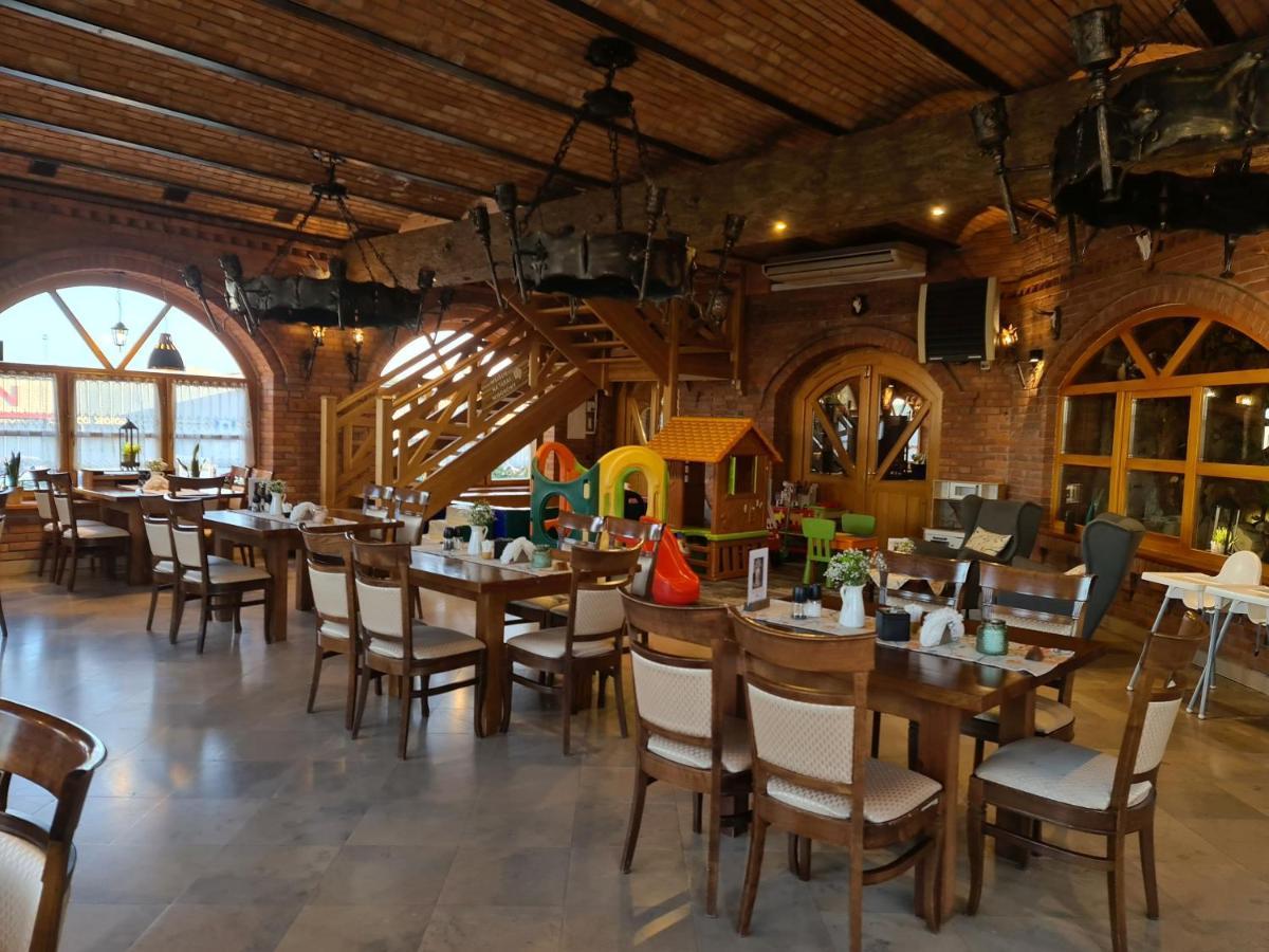 Hotel Staropolska Tomaszów Lubelski Kültér fotó
