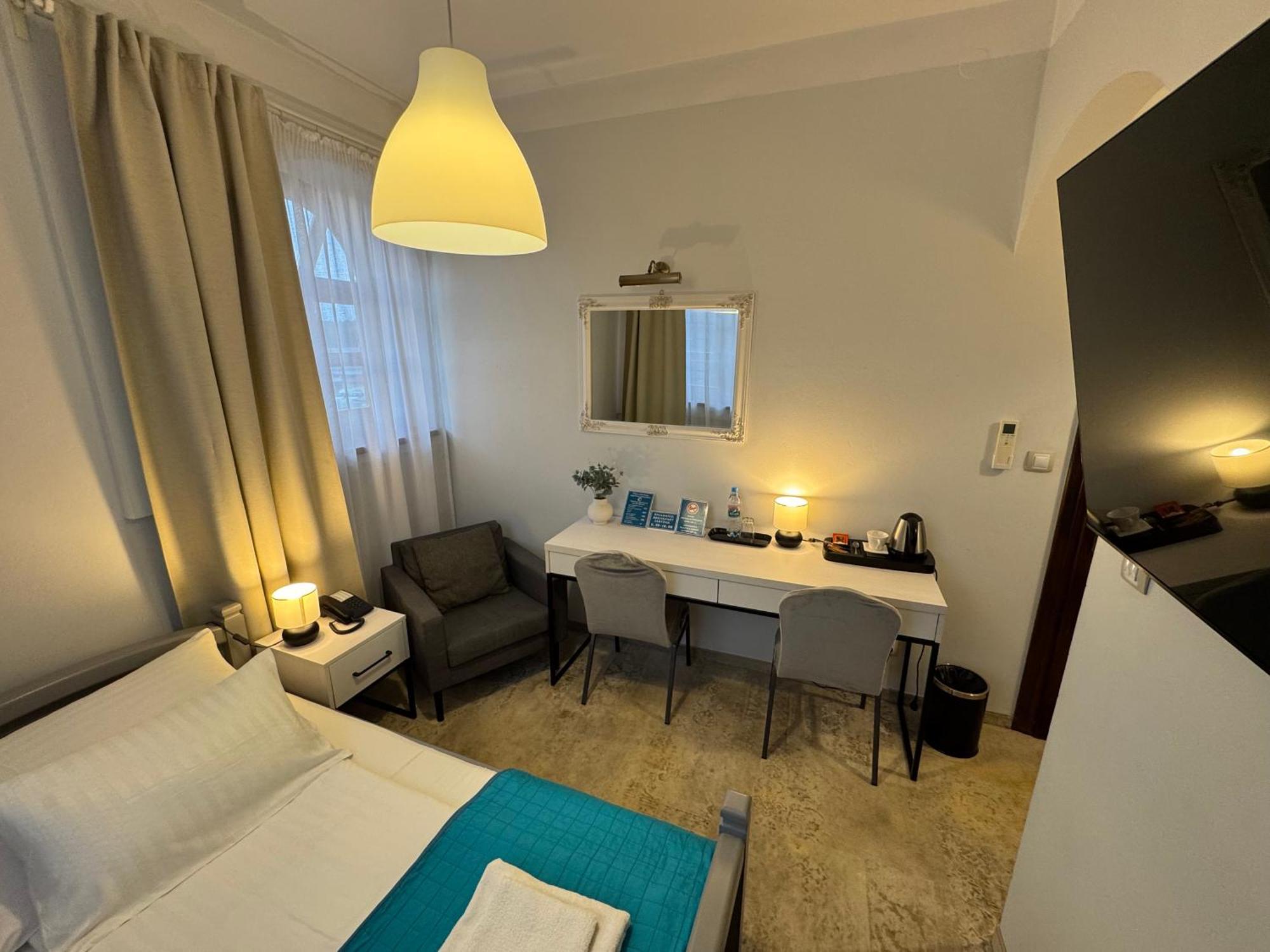 Hotel Staropolska Tomaszów Lubelski Kültér fotó